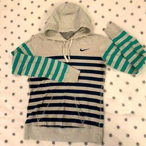 Lightweight comfy Nike Hoodie Small